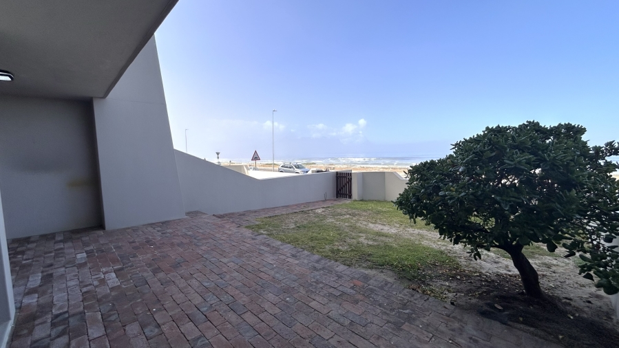 To Let 2 Bedroom Property for Rent in Table View Western Cape